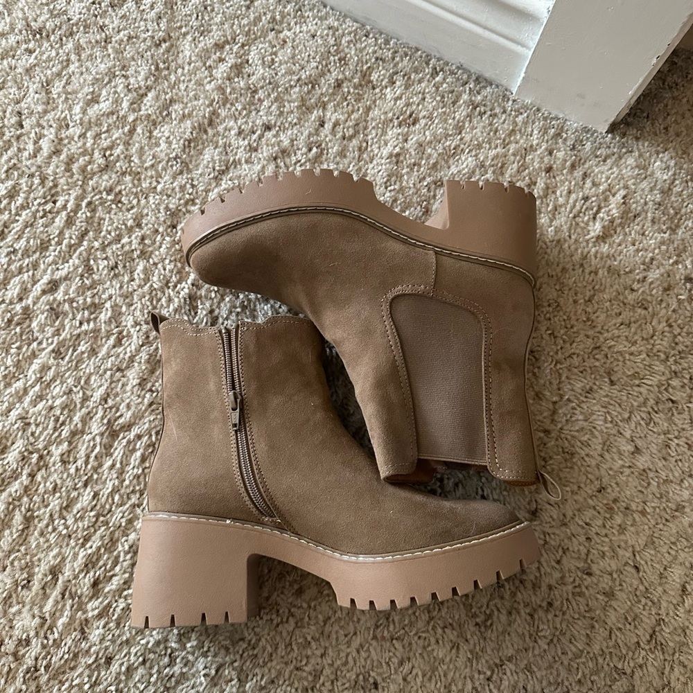 Tan Chunky Heel Boots